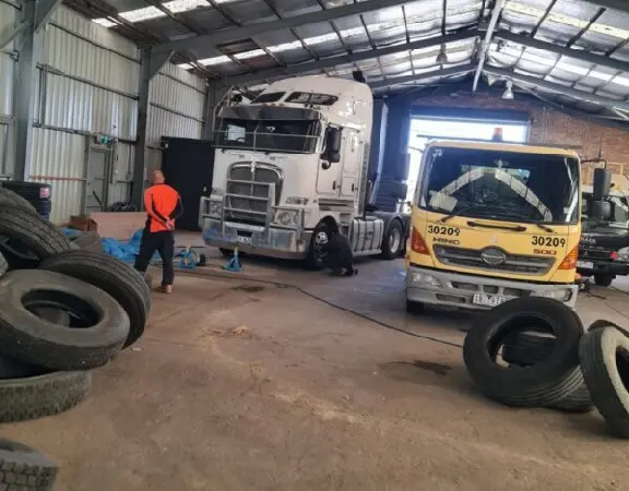 Mobile Truck Tyre Repairs